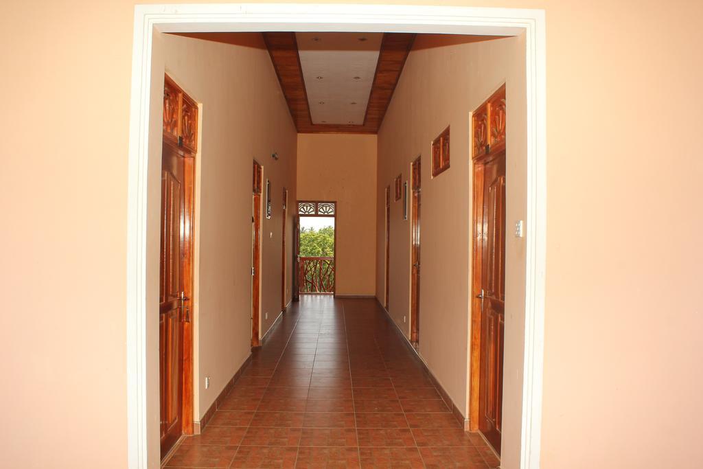 Wila Safari Hotel Tissamaharama Exterior photo