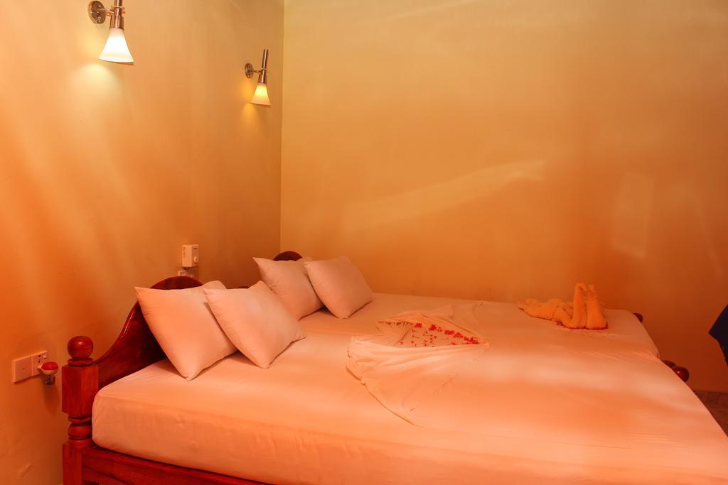 Wila Safari Hotel Tissamaharama Room photo